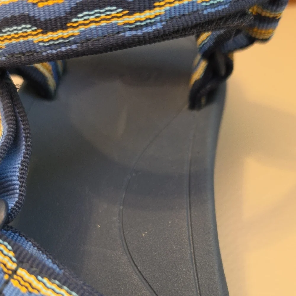 Teva Kids Hurricane XLT 2 sport sandals in the Kishi Dark Blue, Size 2, NWOB